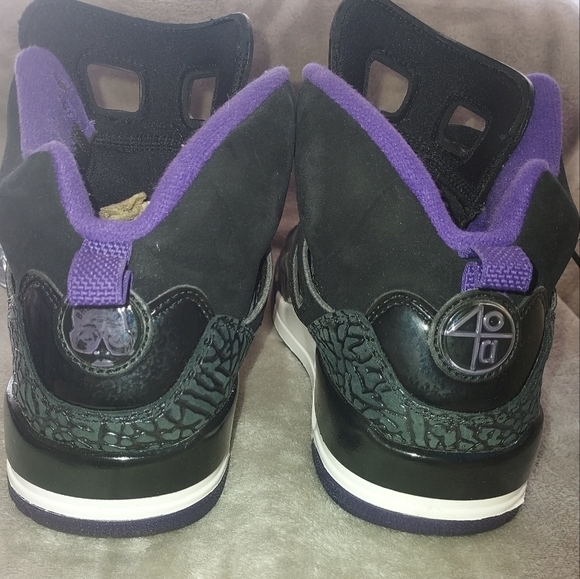 Jordan Spizike Black Court Purple Sneakers - Picture 4 of 14
